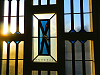 Die Fenster im Treppenhaus sind den Aposteln gewidmet